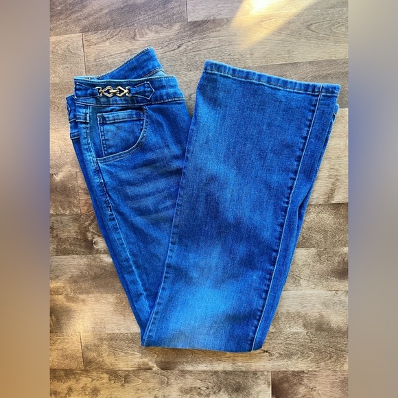 INC Baby Bootcut Gold Buckle 30 - Picture 2 of 10